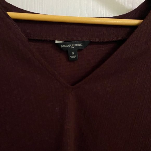 Banana Republic balloon sleeve burgundy blouse - Never Worn - Picture 3 of 4
